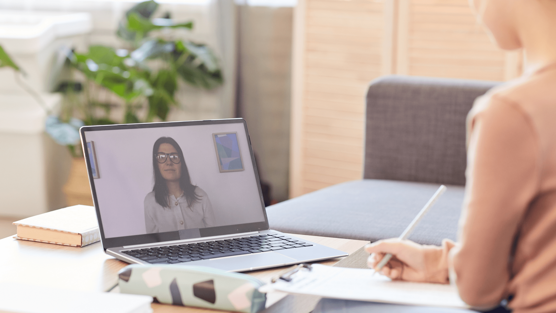 A medical student receiving USMLE tutoring online.